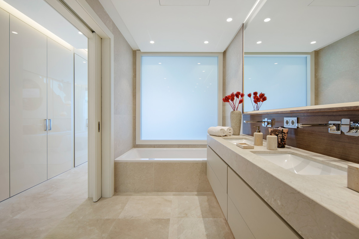 Appartement te koop in The Golden Mile | 4 slaapkamers H5365438