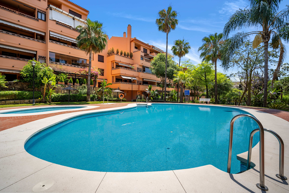 Appartement te koop in The Golden Mile | 3 slaapkamers H5370430