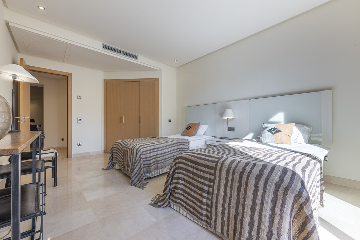 Appartement te koop in The Golden Mile | 3 slaapkamers H5372035