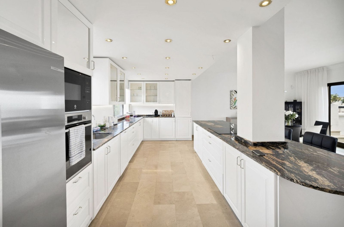 Appartement te koop in The Golden Mile | 3 slaapkamers H5374069