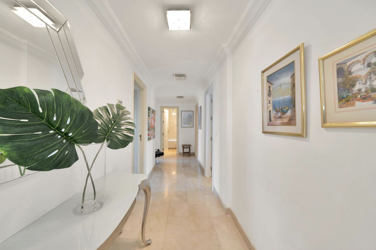 Appartement te koop in The Golden Mile | 3 slaapkamers H5374069