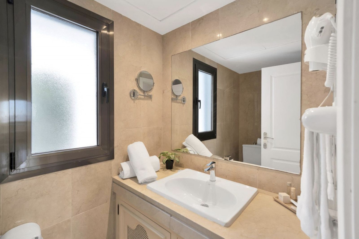 Appartement te koop in The Golden Mile | 3 slaapkamers H5374069