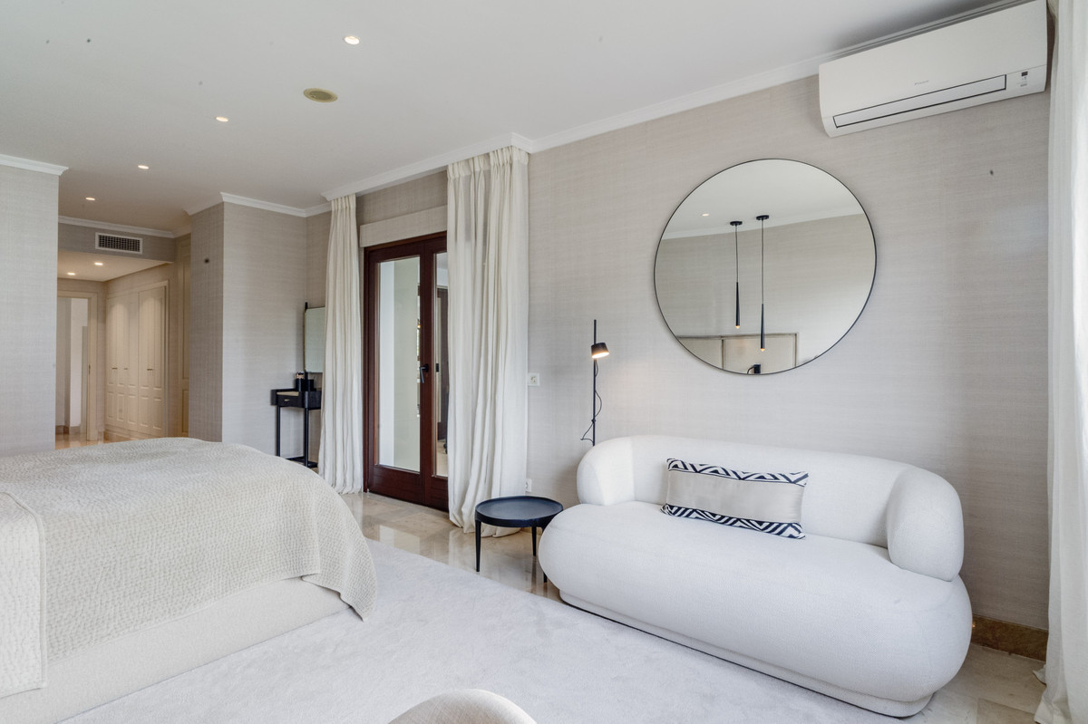 Appartement te koop in The Golden Mile | 3 slaapkamers H5378101