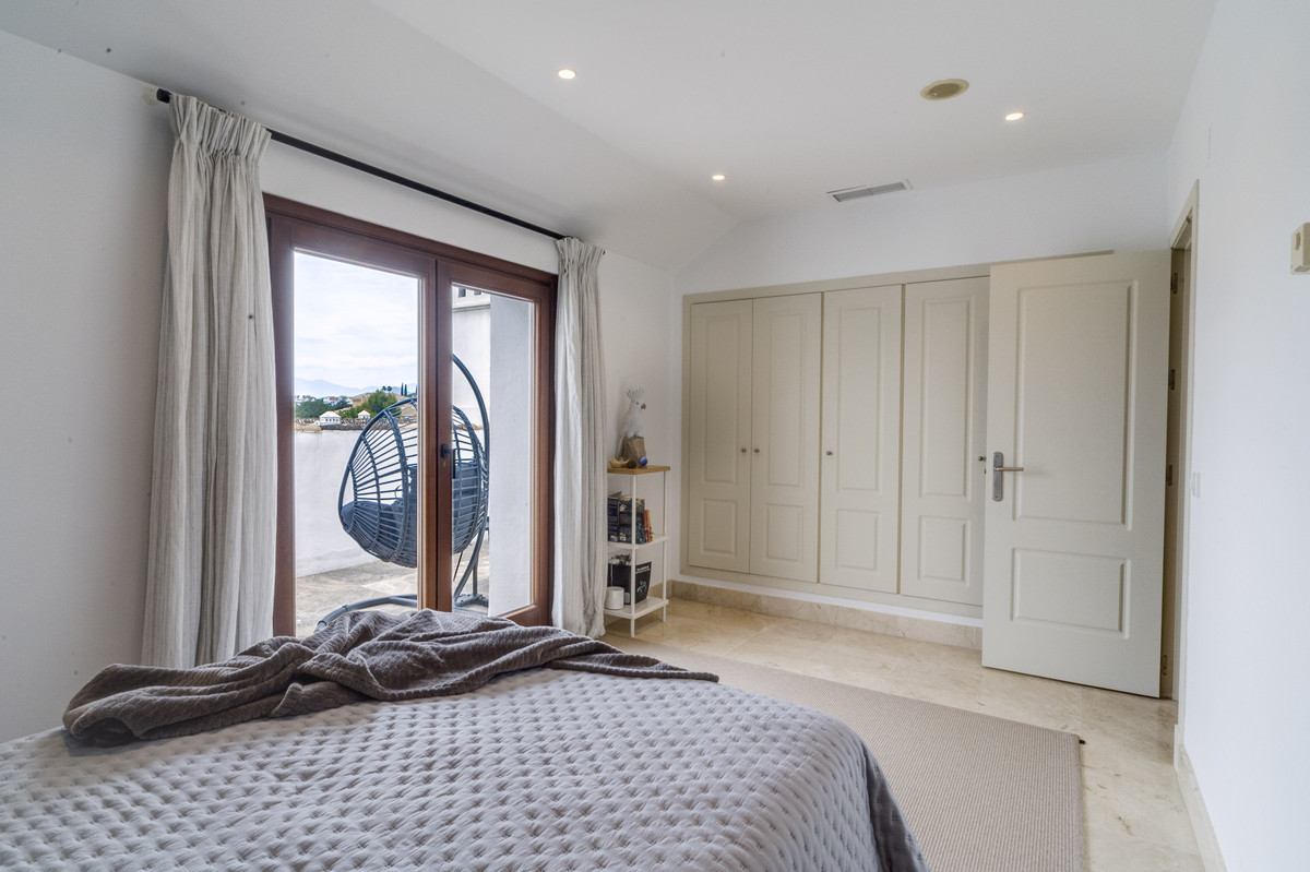 Appartement te koop in The Golden Mile | 3 slaapkamers H5378101