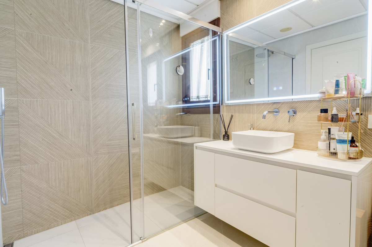 Appartement te koop in The Golden Mile | 3 slaapkamers H5378101