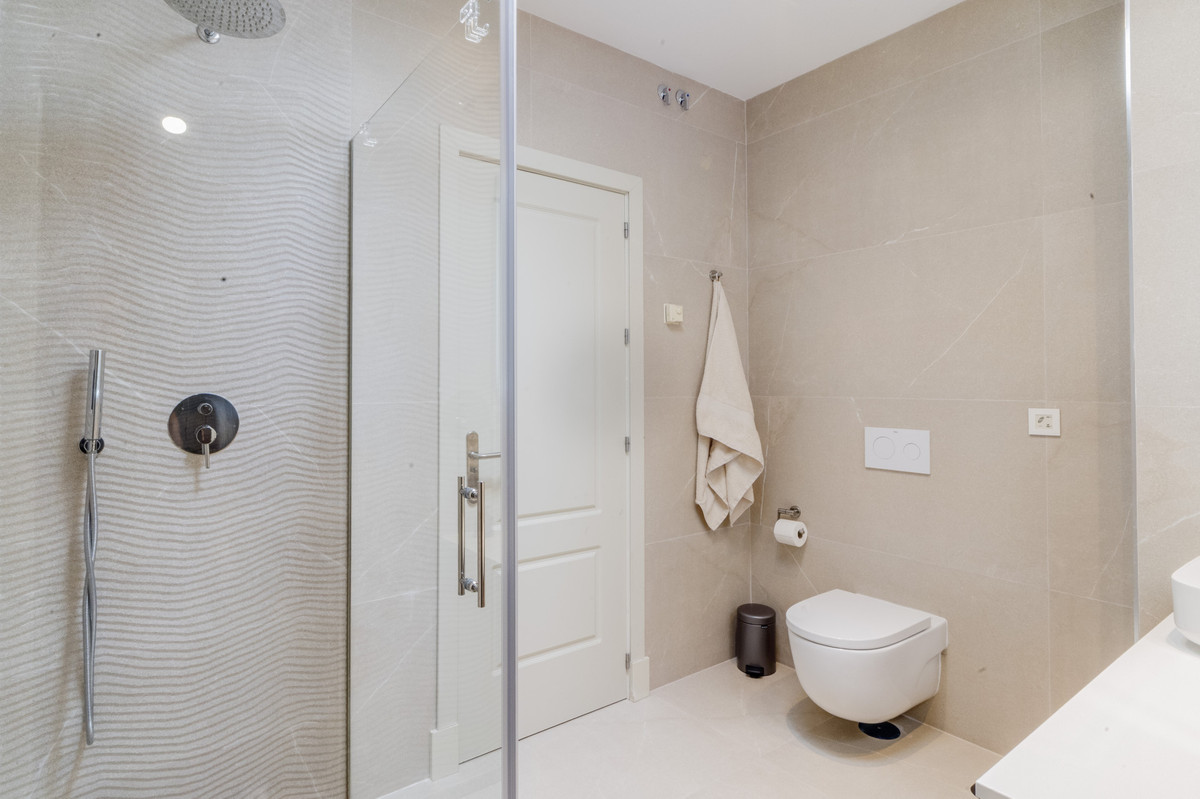 Appartement te koop in The Golden Mile | 3 slaapkamers H5378101