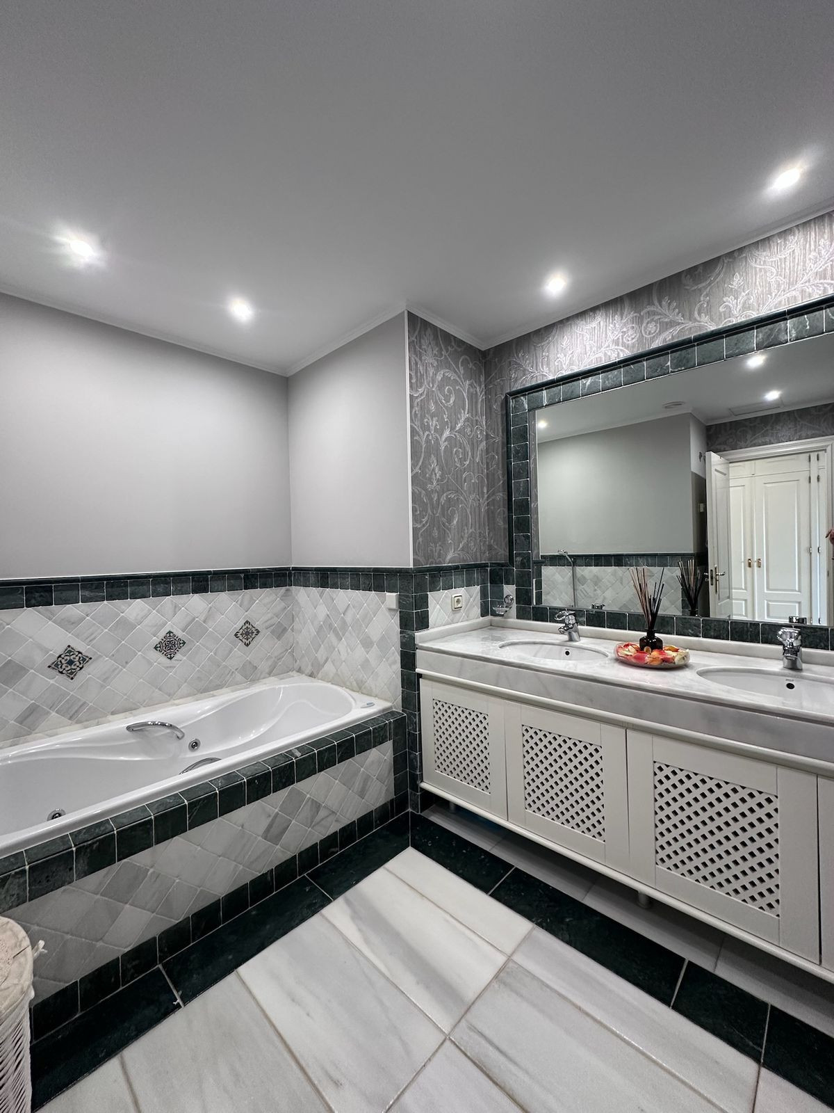 Appartement te koop in The Golden Mile | 4 slaapkamers H5386999