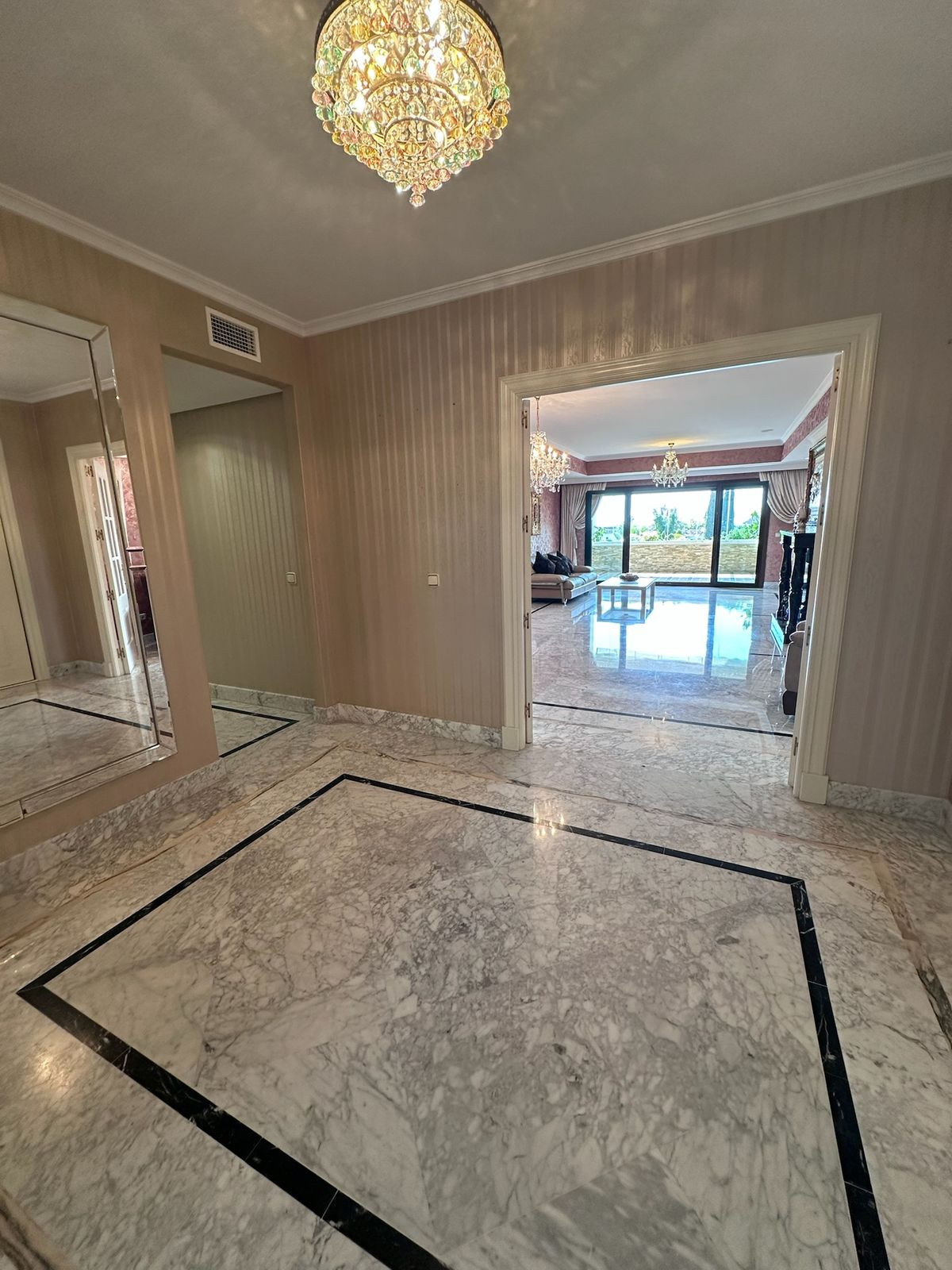 Appartement te koop in The Golden Mile | 4 slaapkamers H5386999
