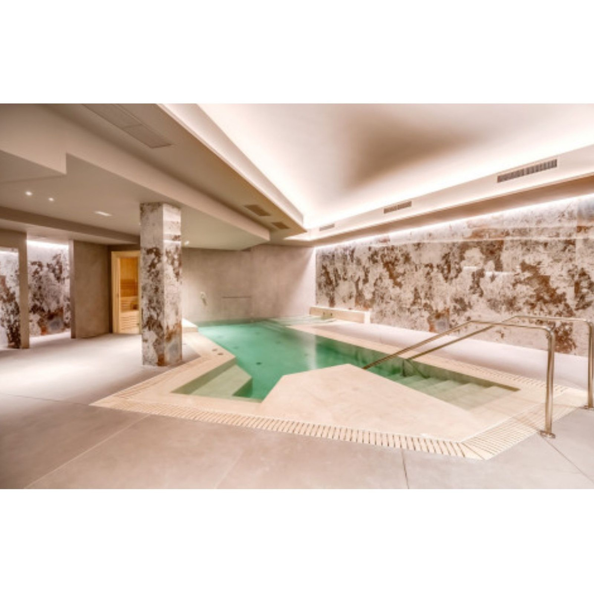 Appartement te koop in The Golden Mile | 3 slaapkamers H5388004