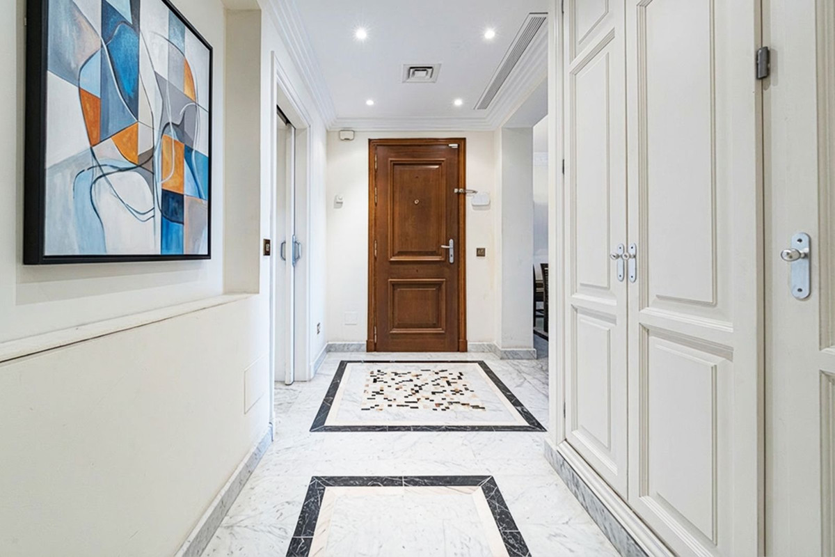 Appartement te koop in The Golden Mile | 3 slaapkamers H5395165