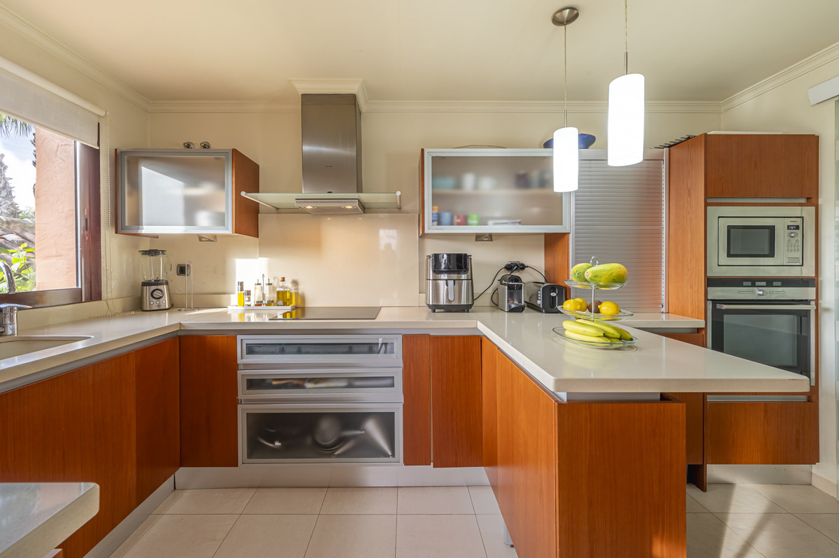 Appartement te koop in The Golden Mile | 4 slaapkamers H5400340