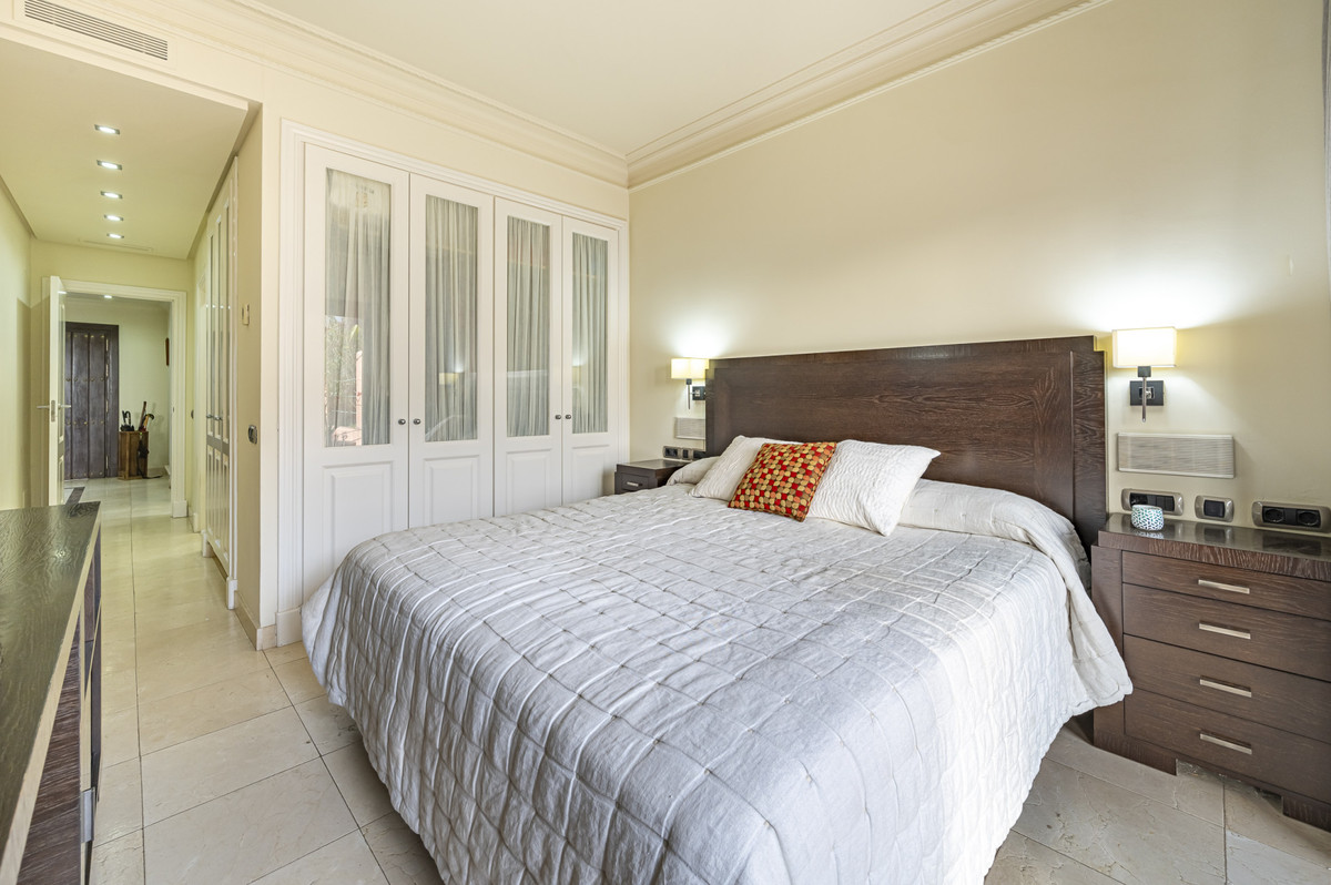 Appartement te koop in The Golden Mile | 4 slaapkamers H5400340