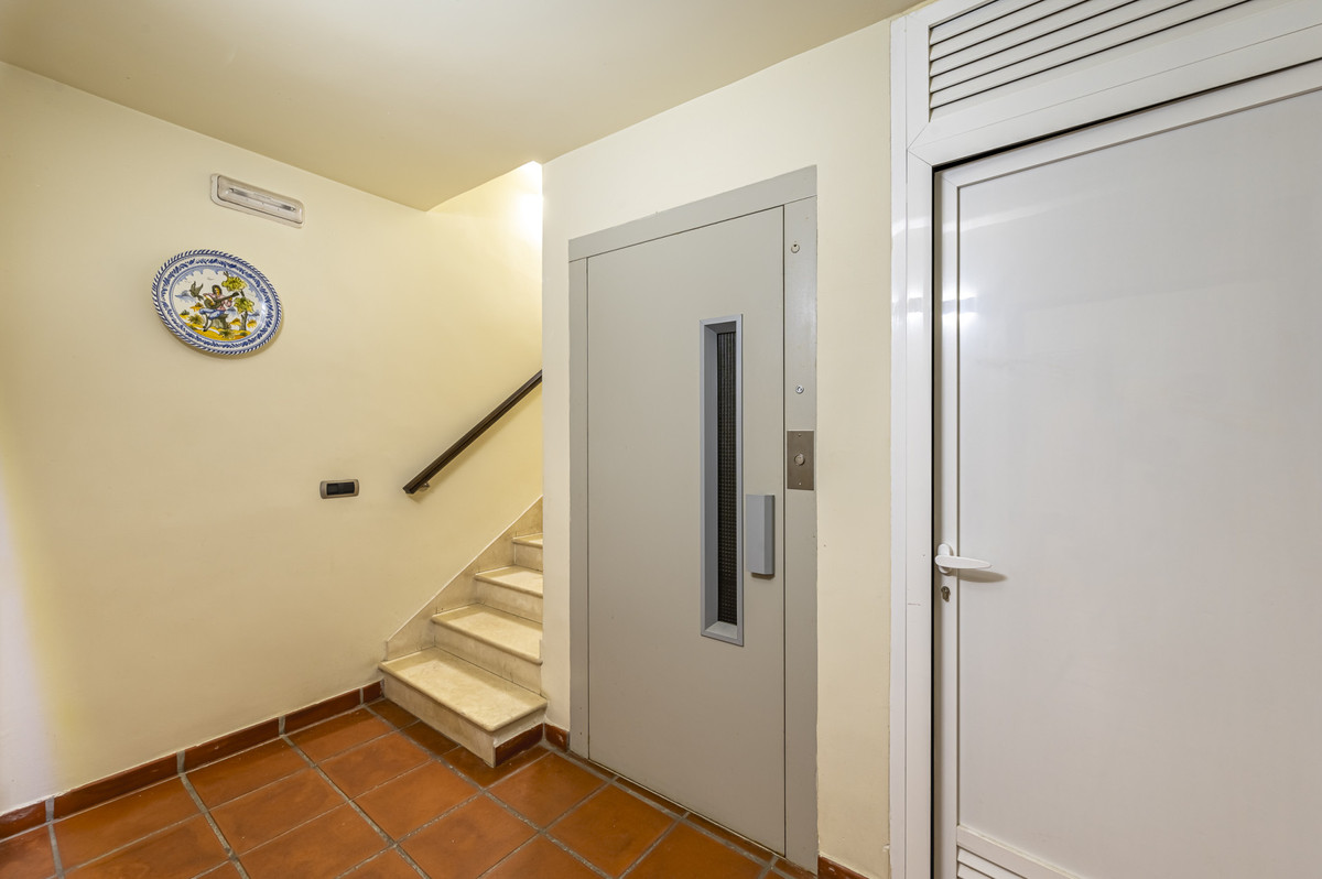 Appartement te koop in The Golden Mile | 4 slaapkamers H5400340