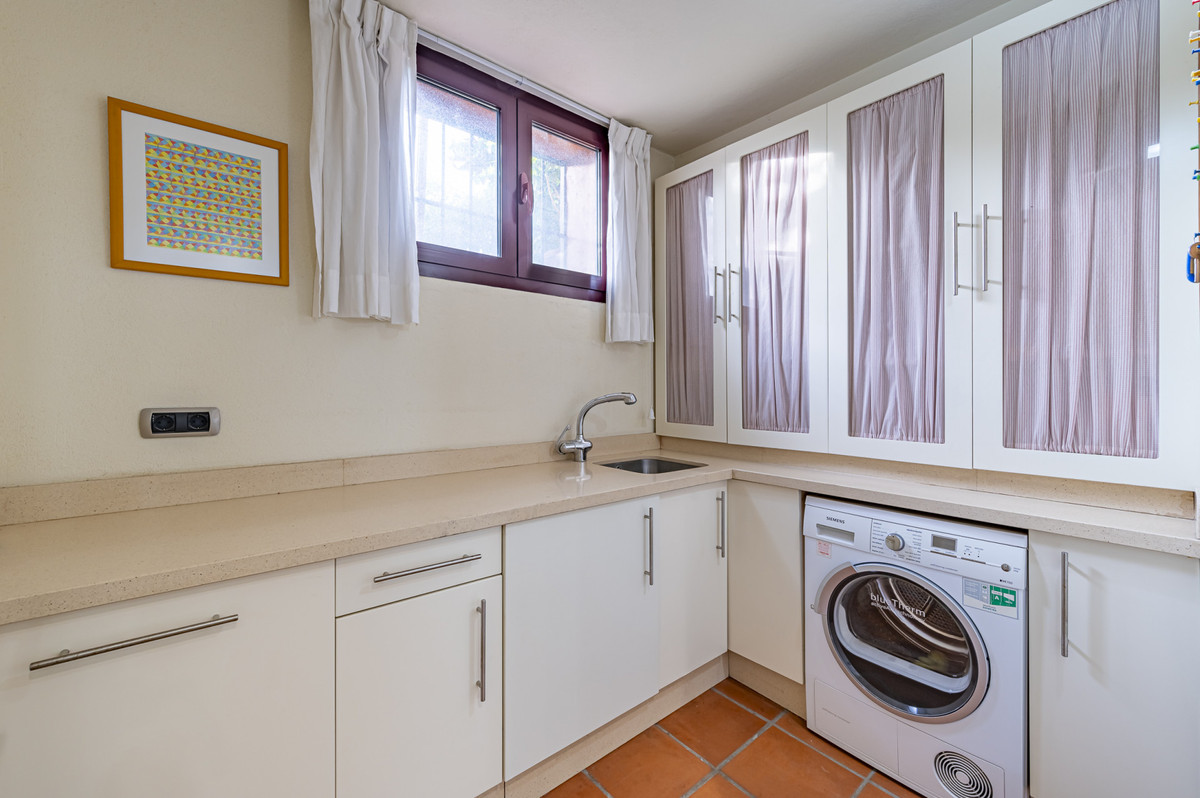 Appartement te koop in The Golden Mile | 4 slaapkamers H5400340