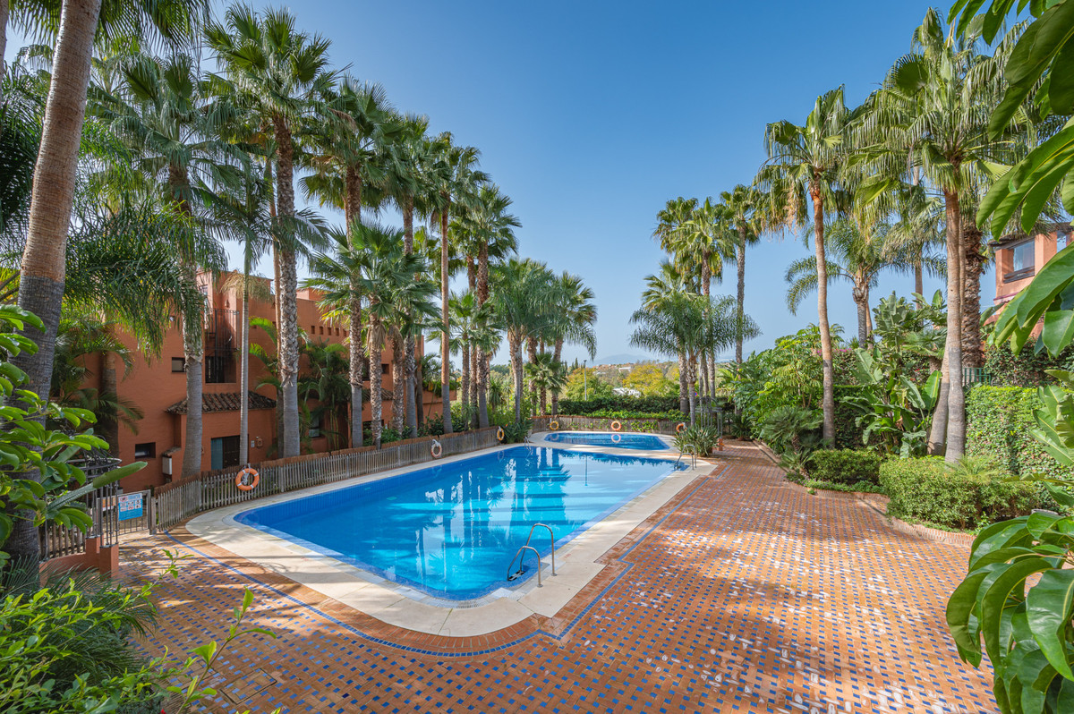Appartement te koop in The Golden Mile | 4 slaapkamers H5400340