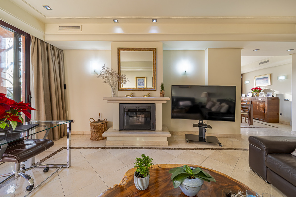 Appartement te koop in The Golden Mile | 4 slaapkamers H5400340