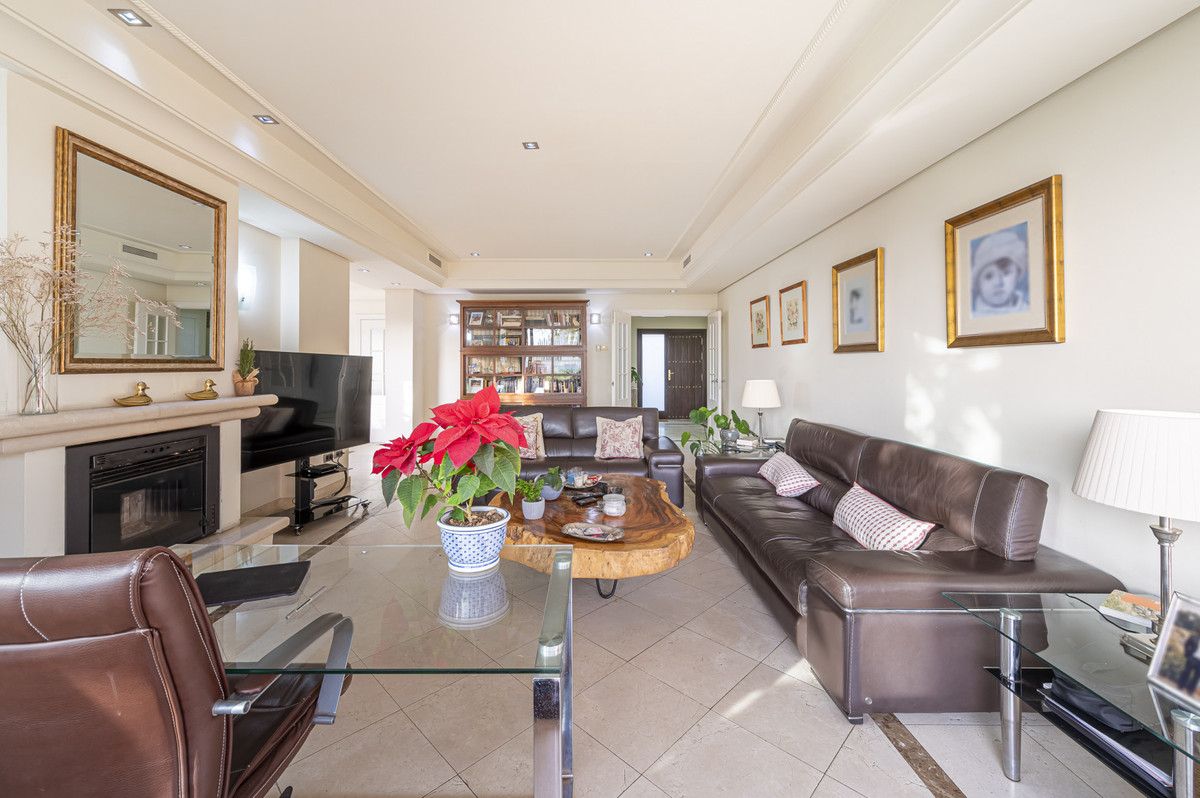 Appartement te koop in The Golden Mile | 4 slaapkamers H5400340