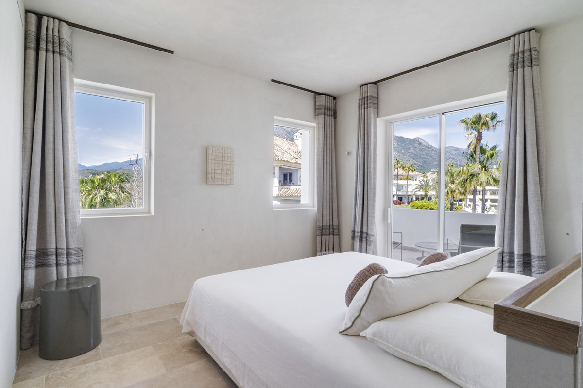 Appartement te koop in The Golden Mile | 5 slaapkamers H5401402