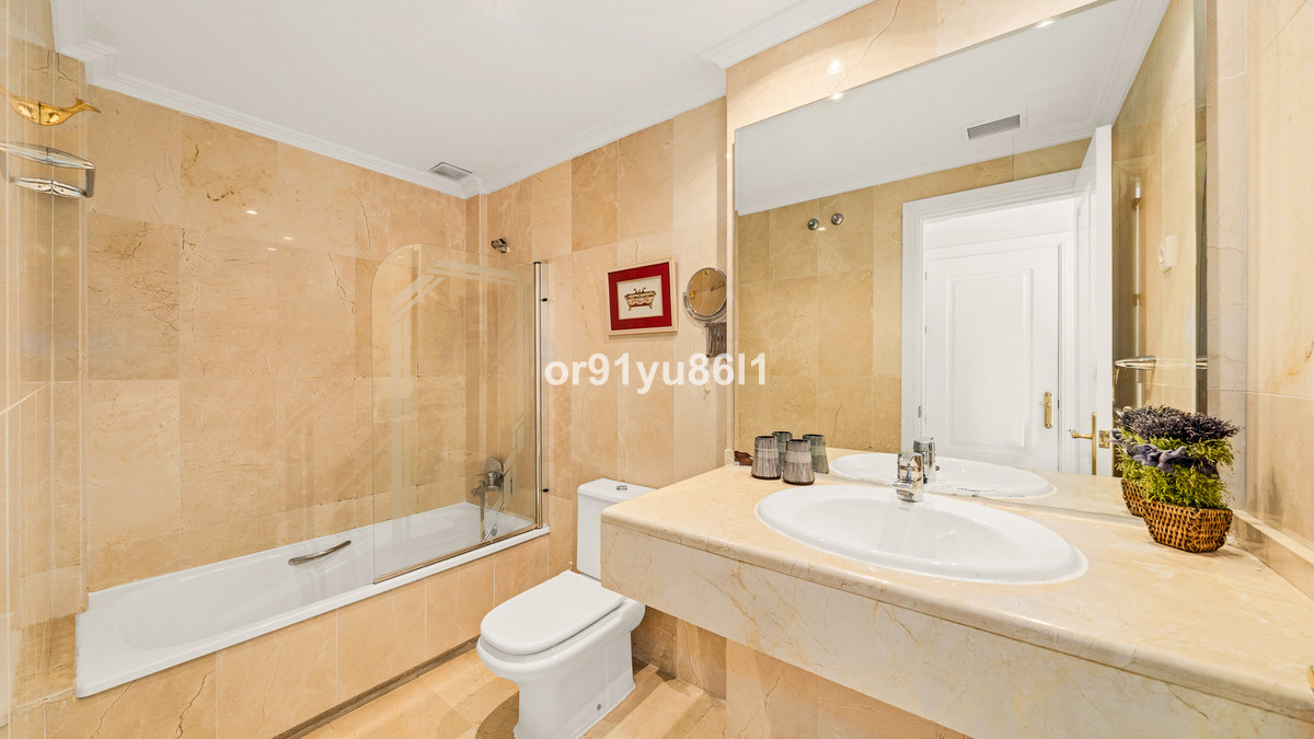 Appartement te koop in The Golden Mile | 2 slaapkamers H5411851