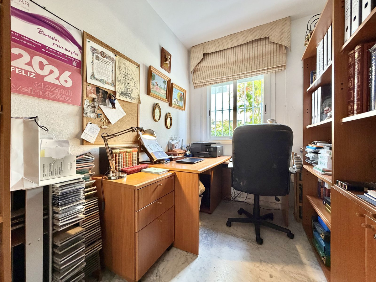 Appartement te koop in The Golden Mile | 4 slaapkamers H5414443