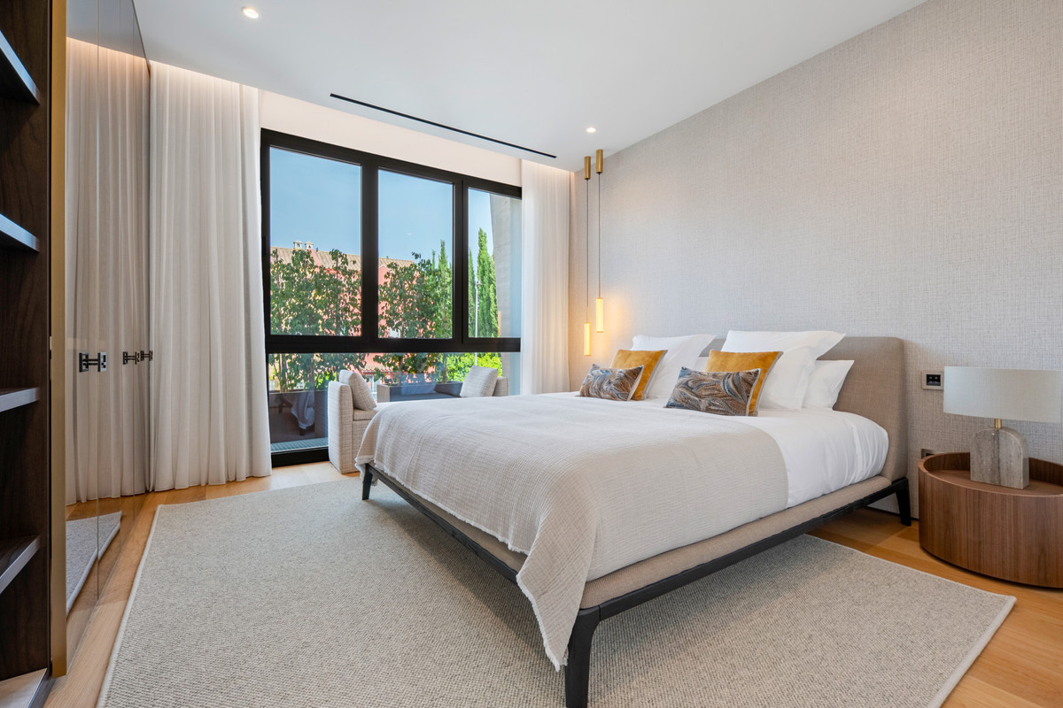 Appartement te koop in The Golden Mile | 4 slaapkamers H5426326