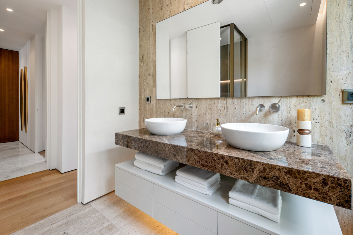 Appartement te koop in The Golden Mile | 4 slaapkamers H5426326