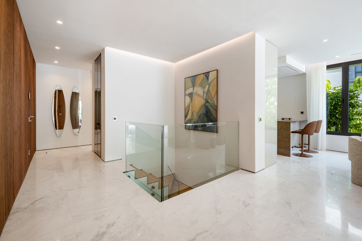 Appartement te koop in The Golden Mile | 4 slaapkamers H5426326
