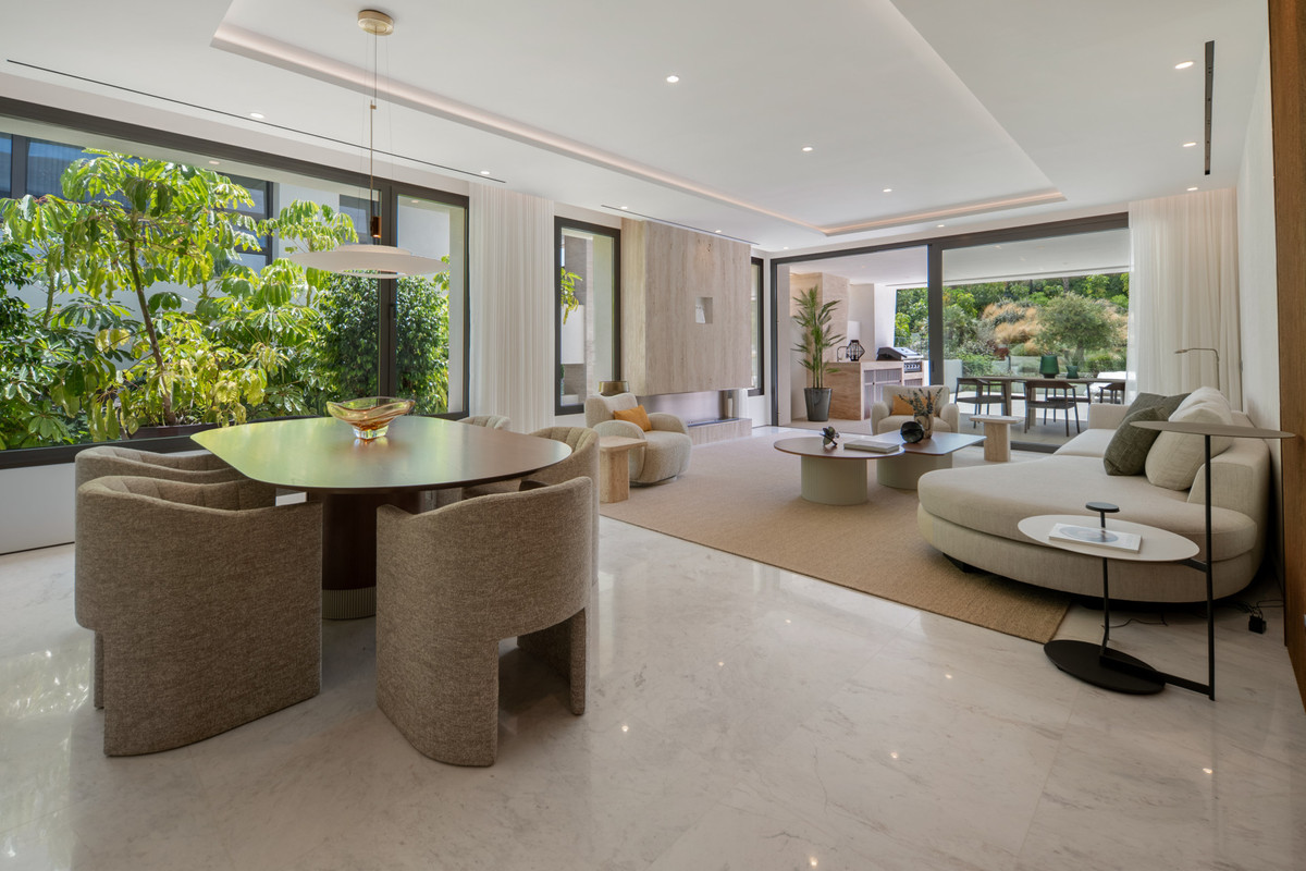Appartement te koop in The Golden Mile | 4 slaapkamers H5426326