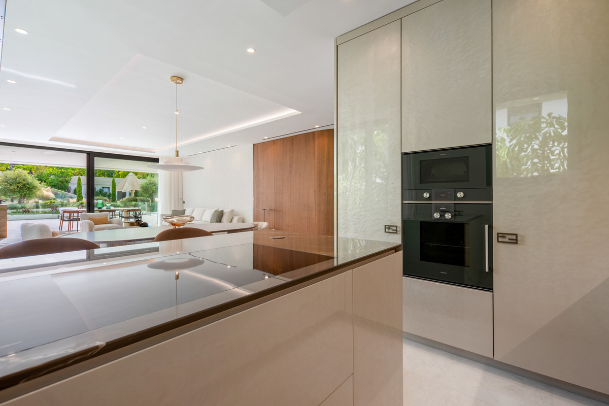 Appartement te koop in The Golden Mile | 4 slaapkamers H5426326