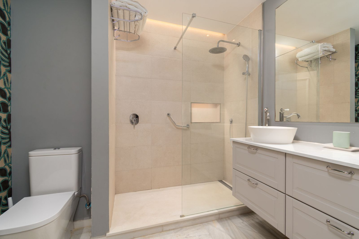 Appartement te koop in The Golden Mile | 1 slaapkamers H5427682