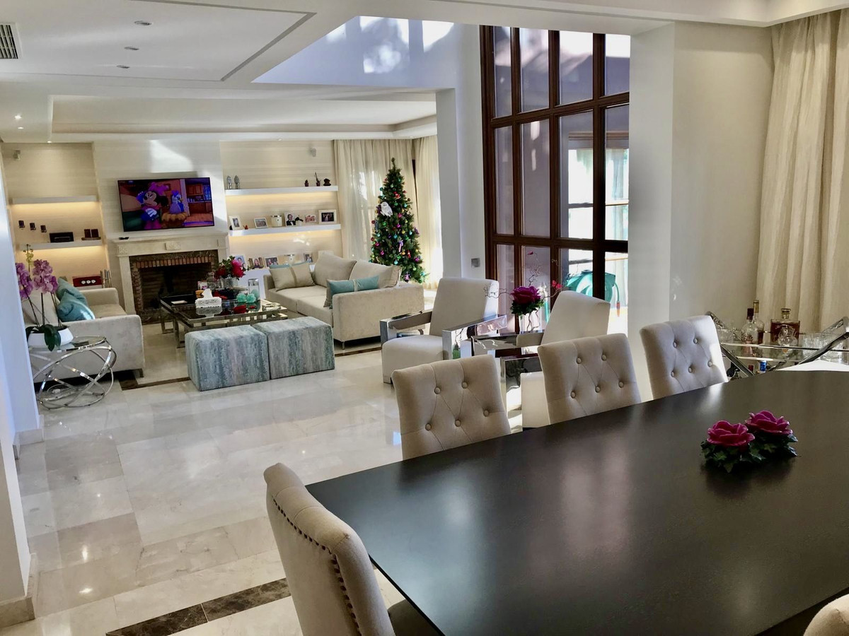 Appartement te koop in The Golden Mile | 6 slaapkamers H5430625