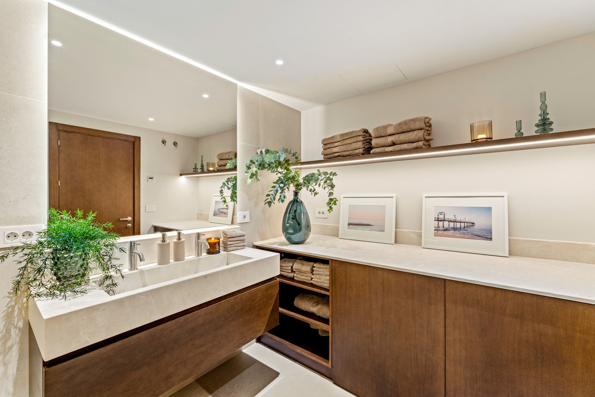 Appartement te koop in The Golden Mile | 3 slaapkamers H5434135