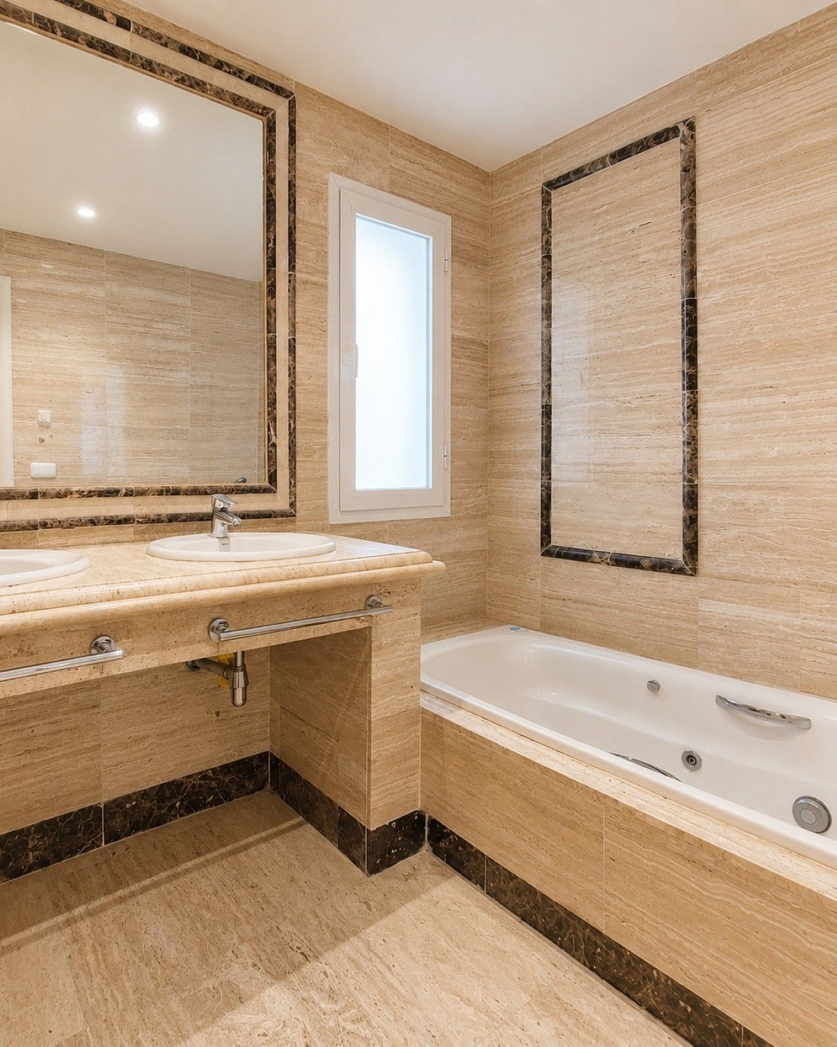 Appartement te koop in The Golden Mile | 3 slaapkamers H5442256