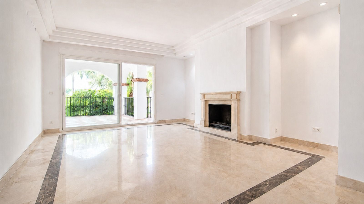 Appartement te koop in The Golden Mile | 3 slaapkamers H5442256