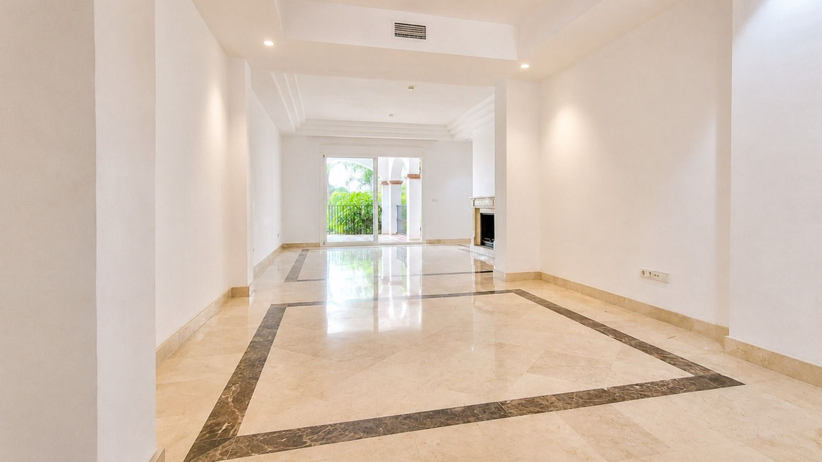 Appartement te koop in The Golden Mile | 3 slaapkamers H5442256