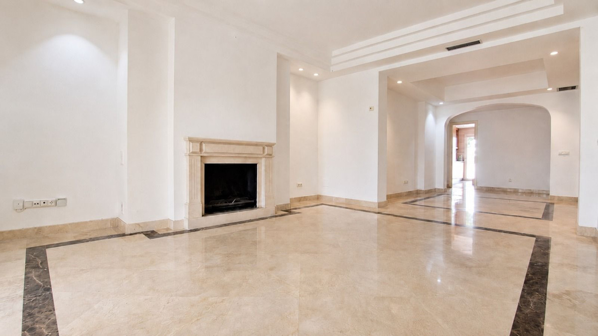 Appartement te koop in The Golden Mile | 3 slaapkamers H5442256