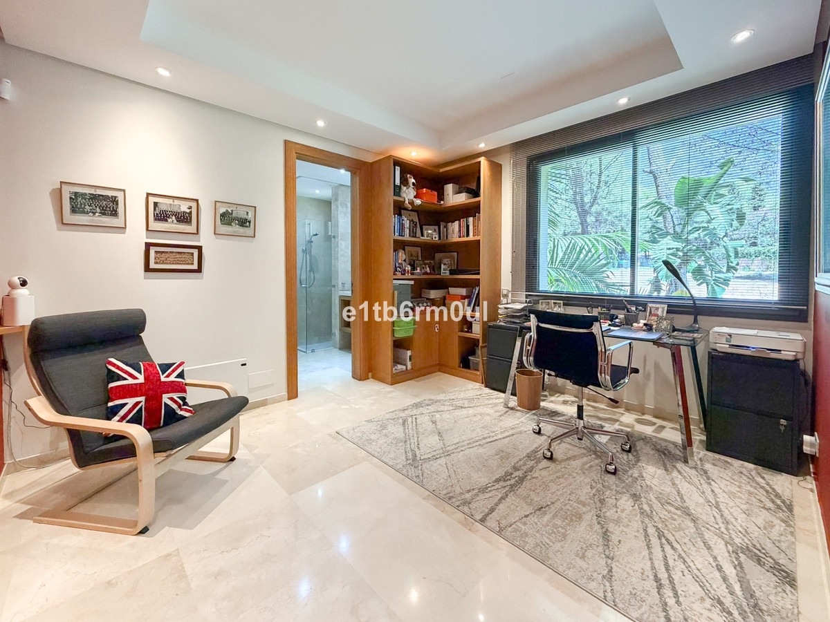 Appartement te koop in The Golden Mile | 3 slaapkamers H5464195