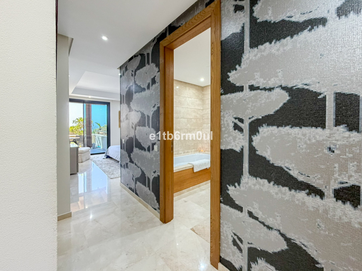 Appartement te koop in The Golden Mile | 3 slaapkamers H5464195