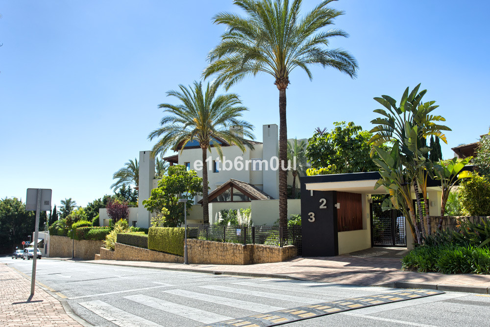Appartement te koop in The Golden Mile | 3 slaapkamers H5464195