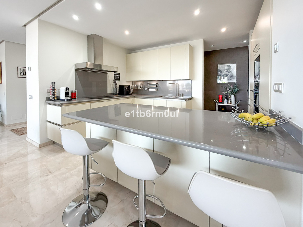 Appartement te koop in The Golden Mile | 3 slaapkamers H5464195