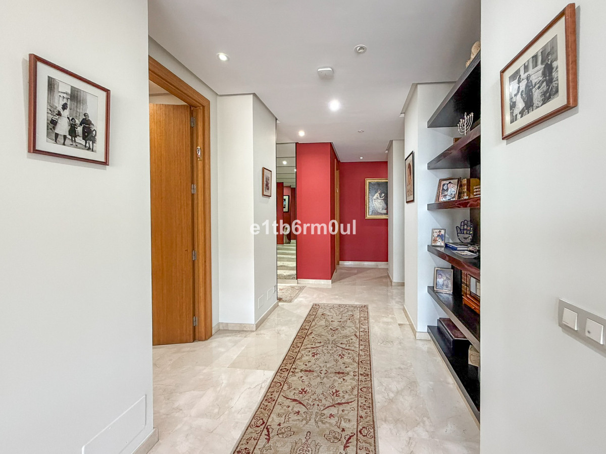 Appartement te koop in The Golden Mile | 3 slaapkamers H5464195