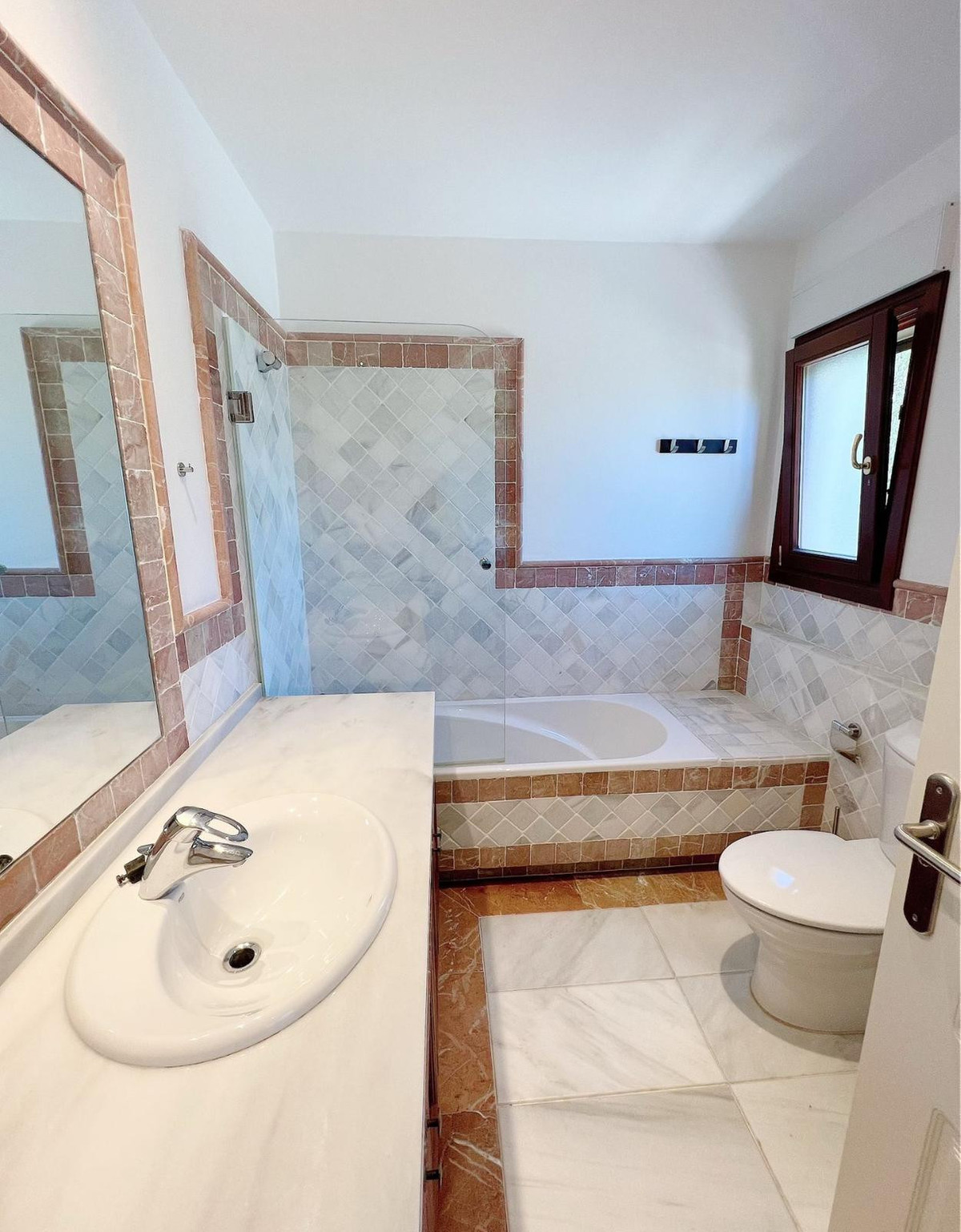 Duplex te koop in The Golden Mile | 3 slaapkamers H5468545