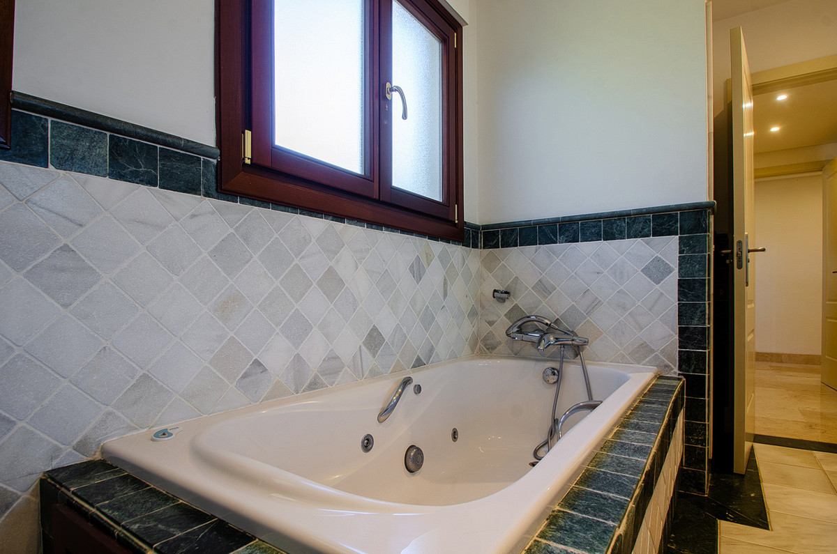 Duplex te koop in The Golden Mile | 3 slaapkamers H5468545