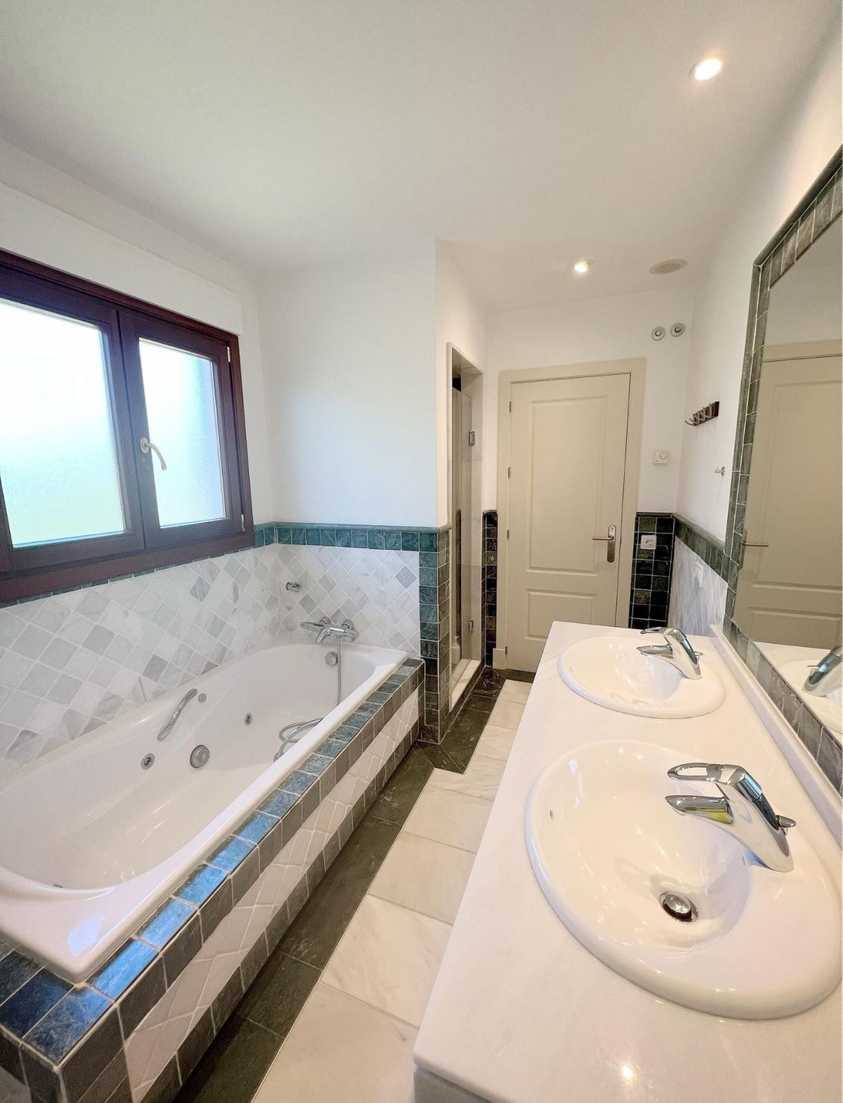 Duplex te koop in The Golden Mile | 3 slaapkamers H5468545