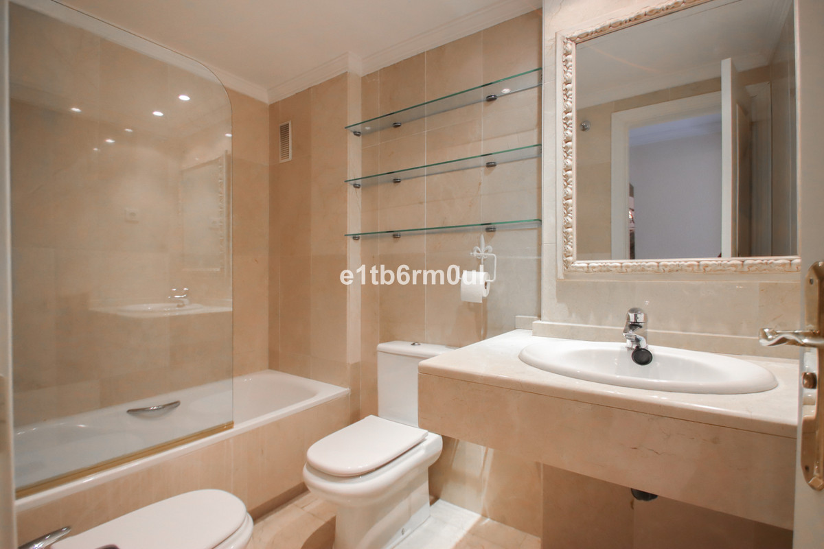 Appartement te koop in The Golden Mile | 1 slaapkamers H5478193