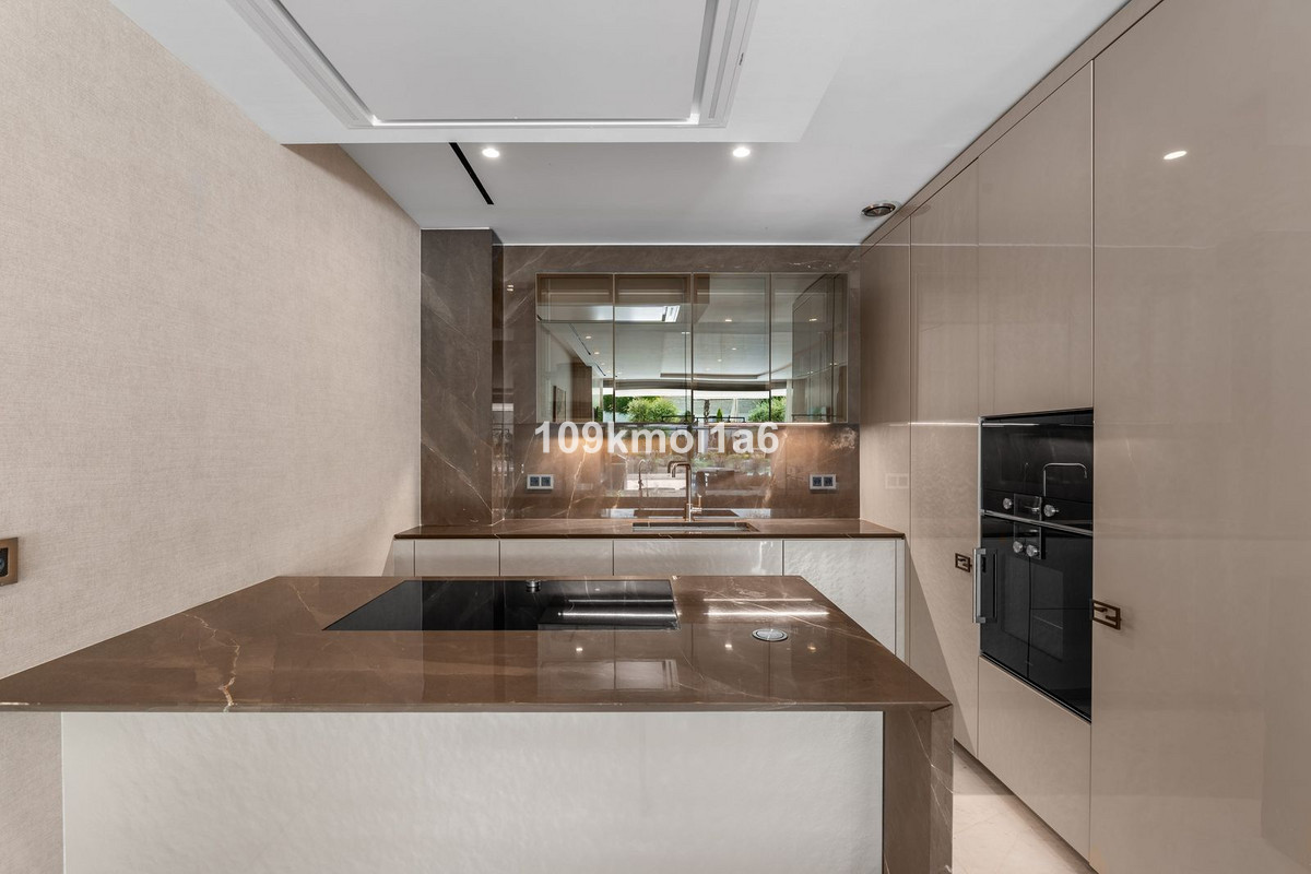 Appartement te koop in The Golden Mile | 4 slaapkamers H5482666