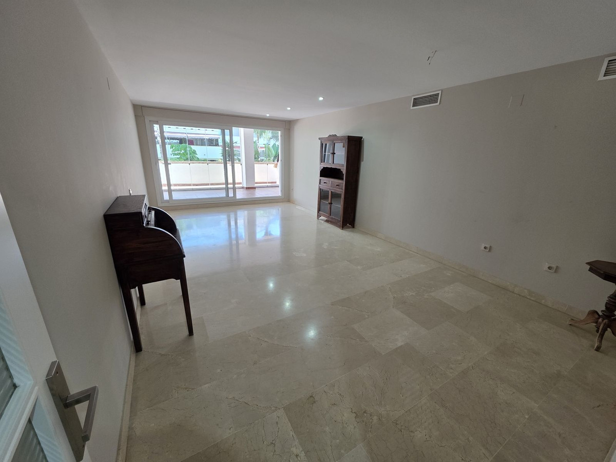 Appartement te koop in The Golden Mile | 3 slaapkamers H5486437