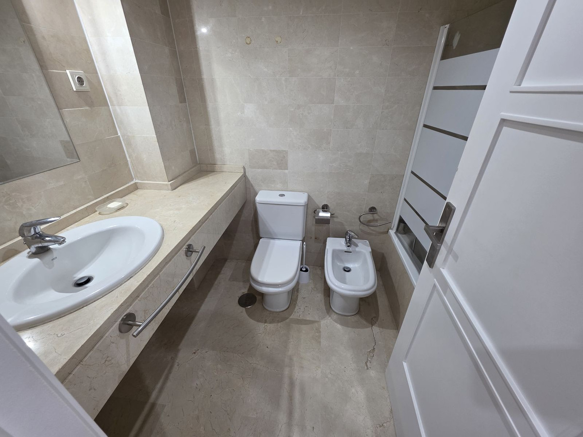 Appartement te koop in The Golden Mile | 3 slaapkamers H5486437