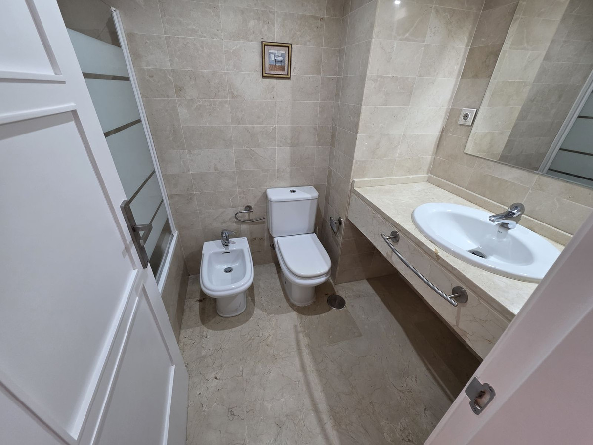 Appartement te koop in The Golden Mile | 3 slaapkamers H5486437