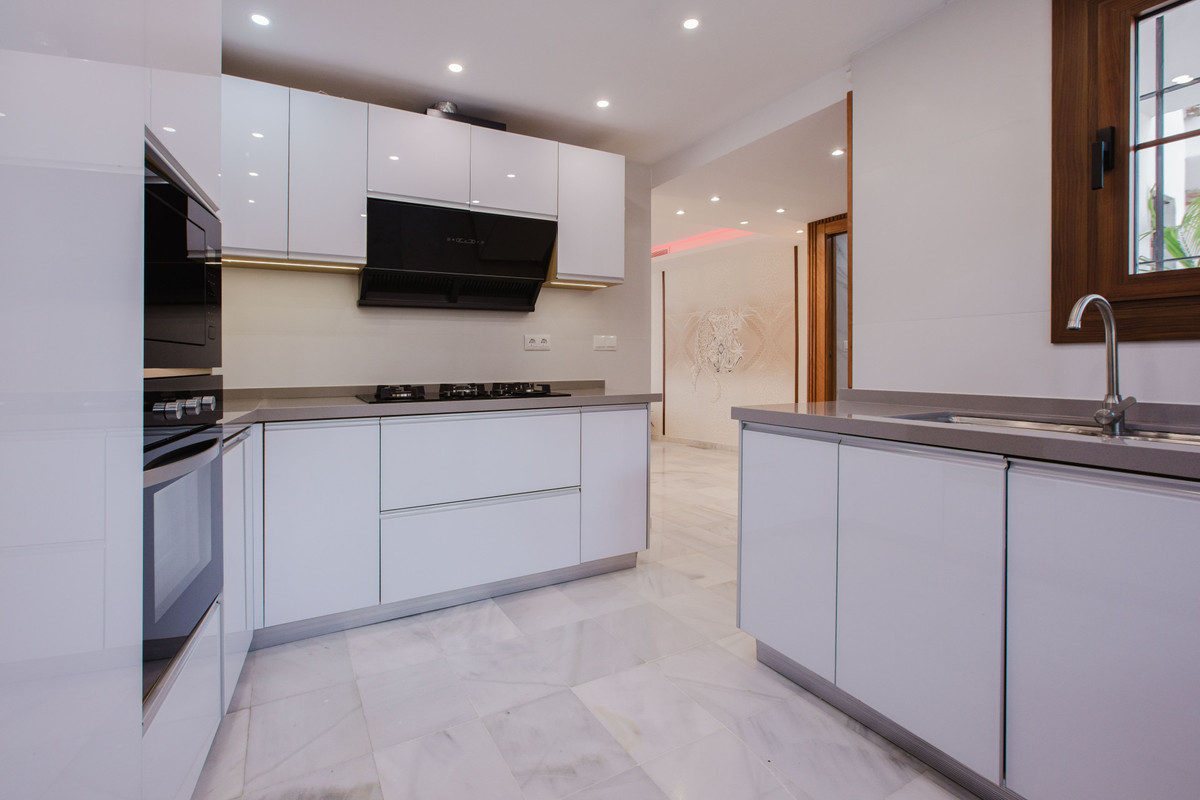 Appartement te koop in The Golden Mile | 4 slaapkamers H5486752